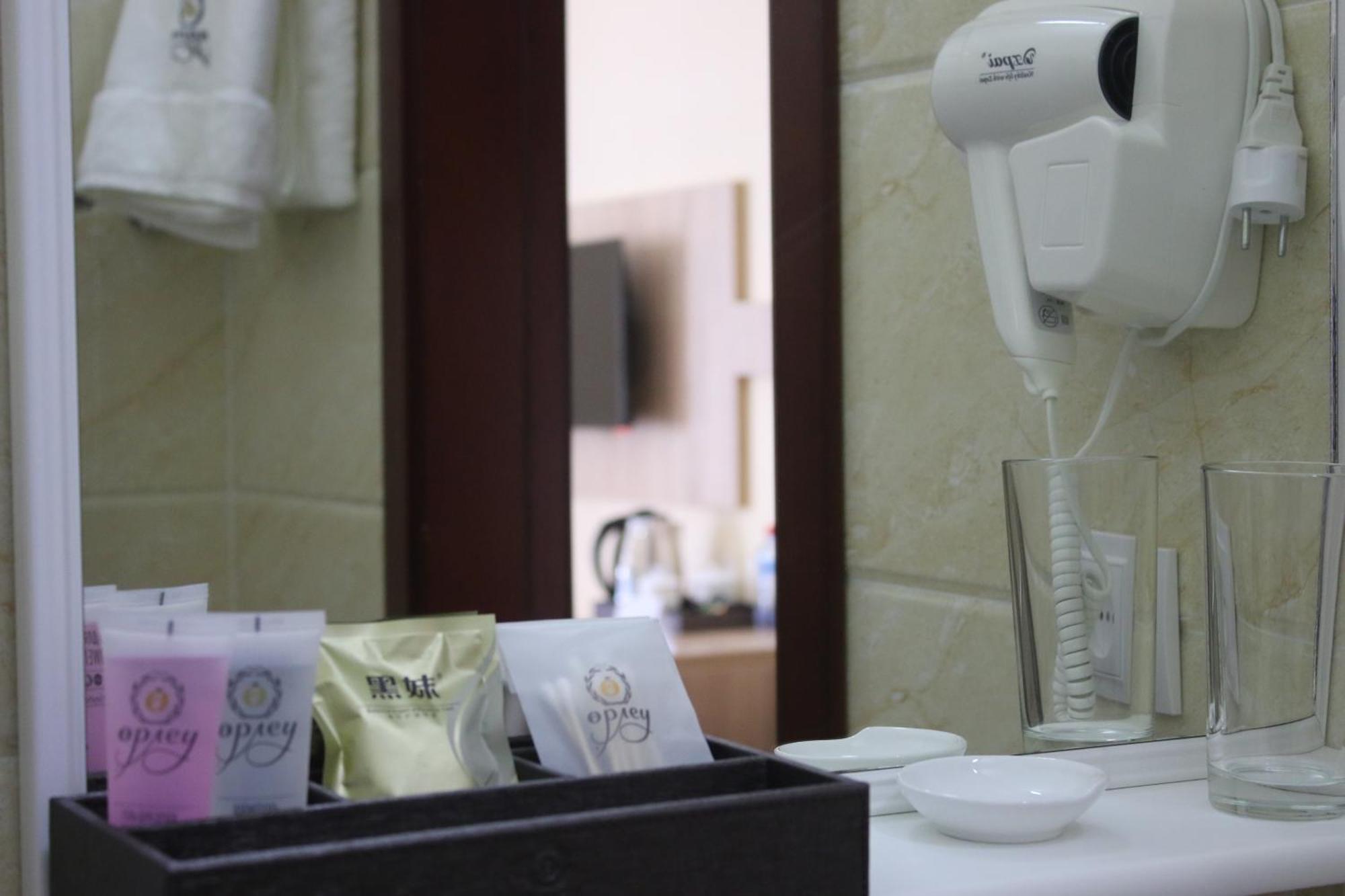 Park Hotel Al Bustan 奇姆肯特 外观 照片