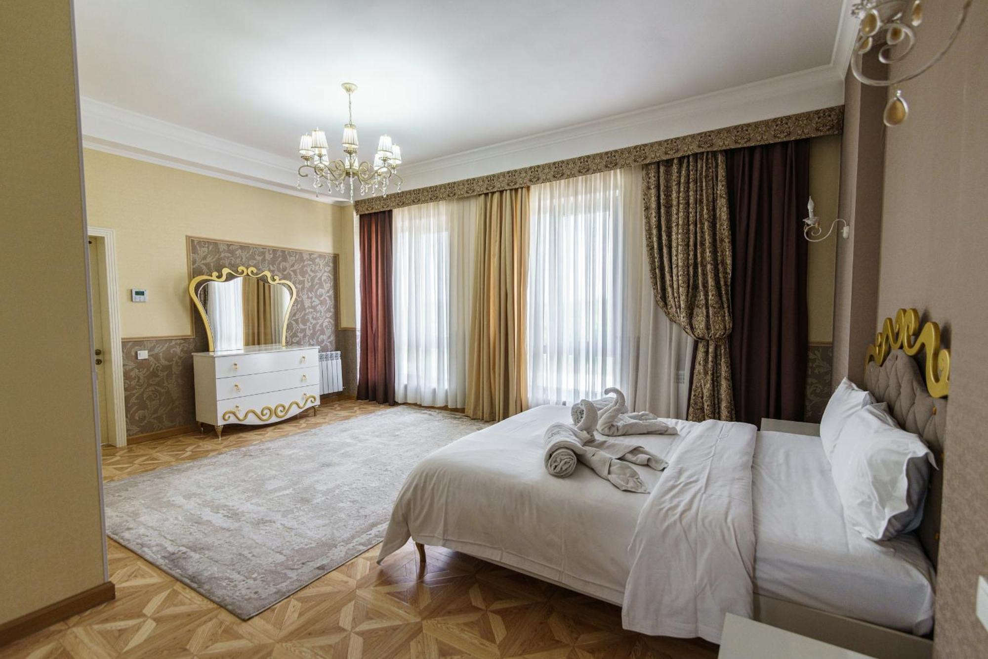 Park Hotel Al Bustan 奇姆肯特 外观 照片