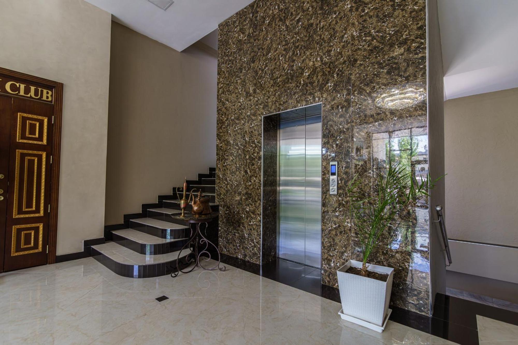 Park Hotel Al Bustan 奇姆肯特 外观 照片