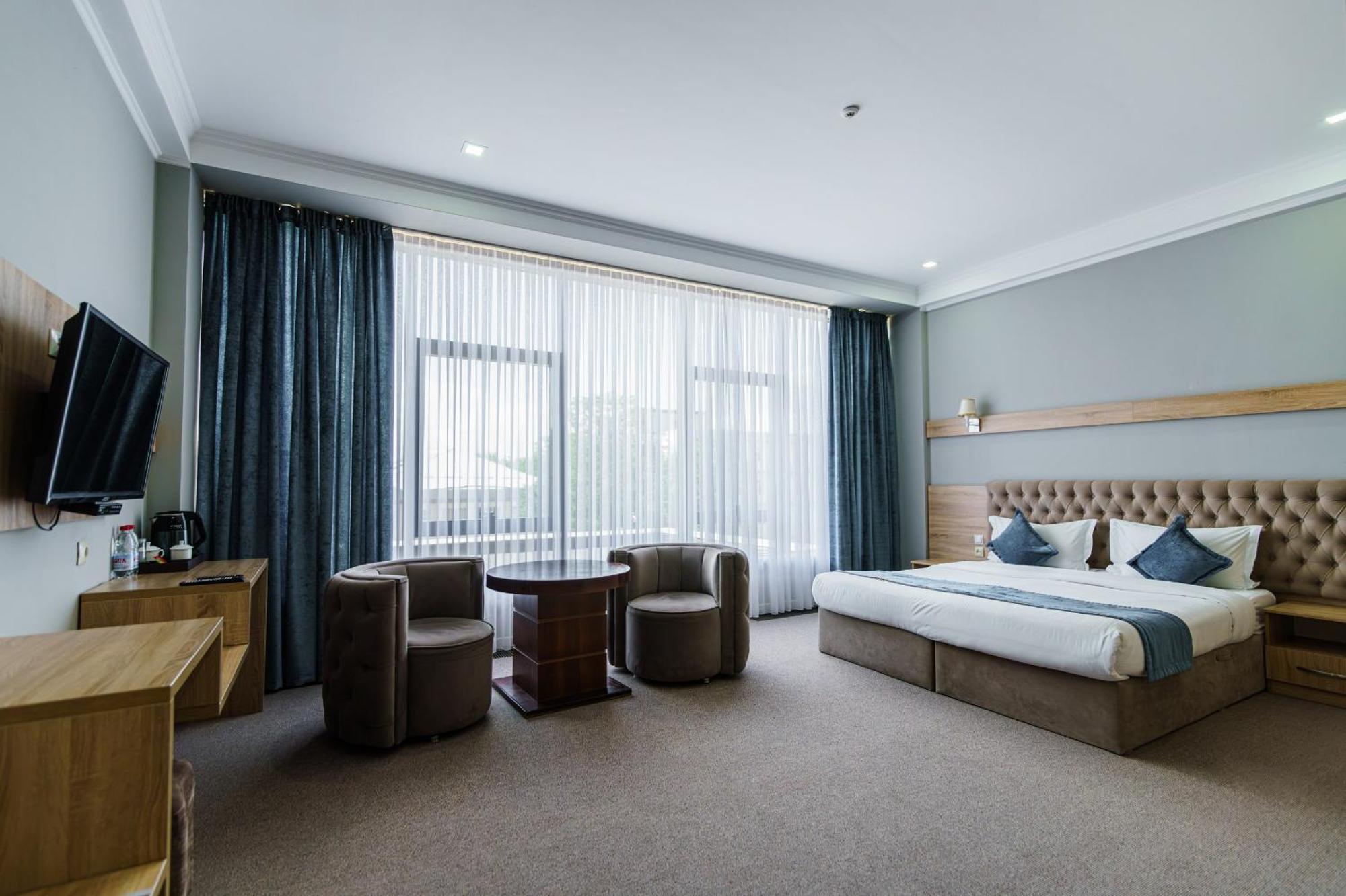Park Hotel Al Bustan 奇姆肯特 外观 照片