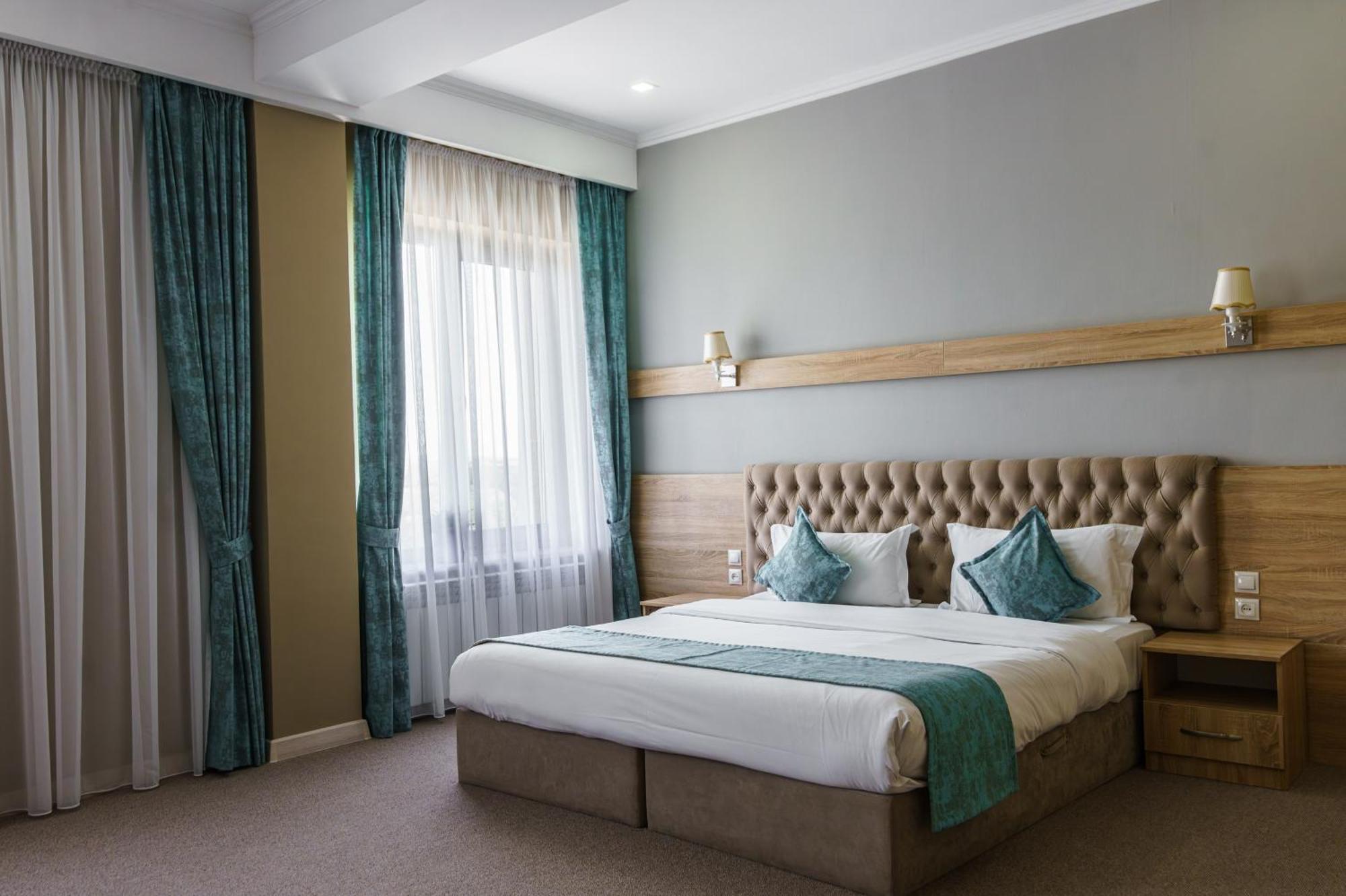 Park Hotel Al Bustan 奇姆肯特 外观 照片